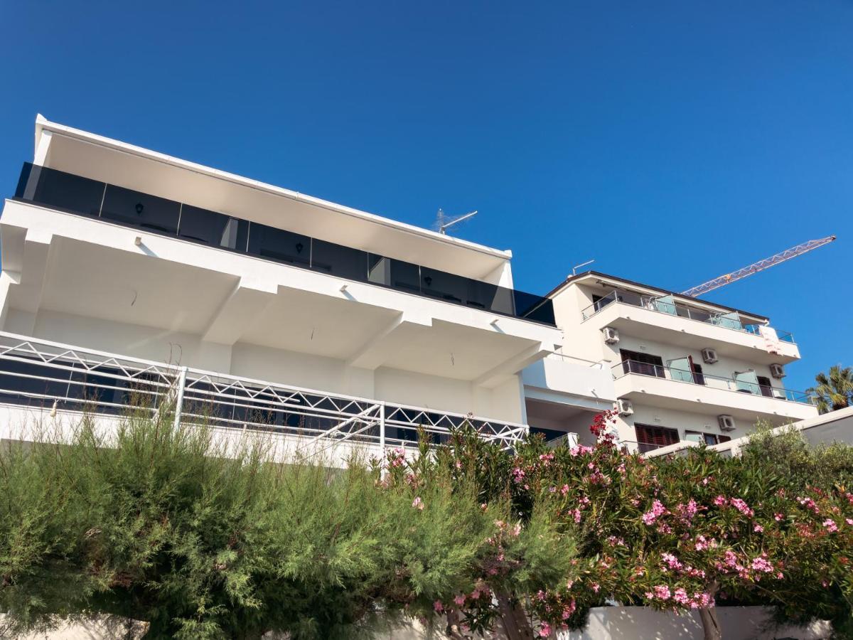 Apartments Goro Podstrana Bagian luar foto